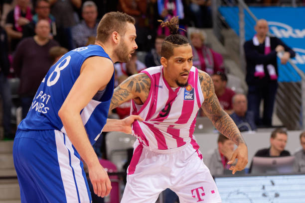 与许多其他 与许多其他