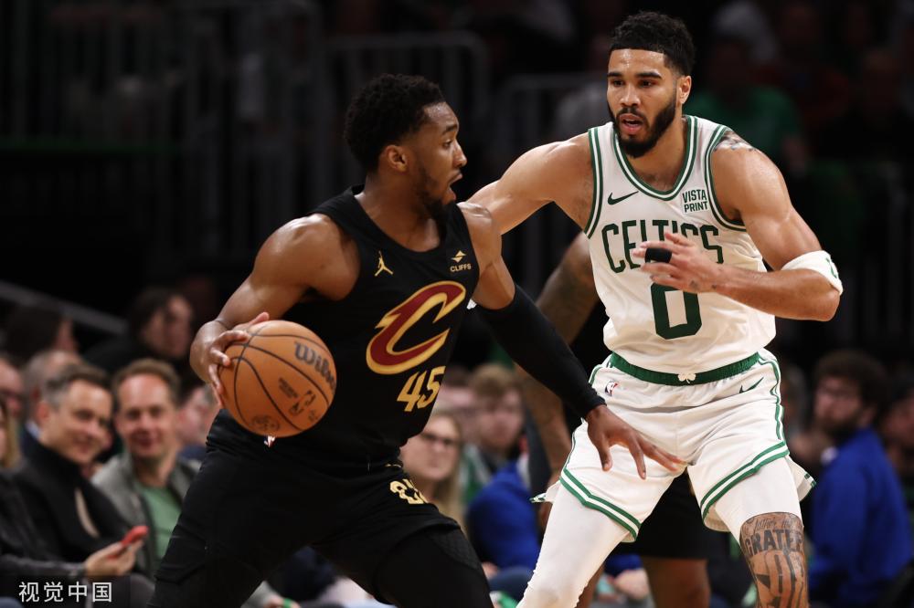 她正是凭借 她正是凭借