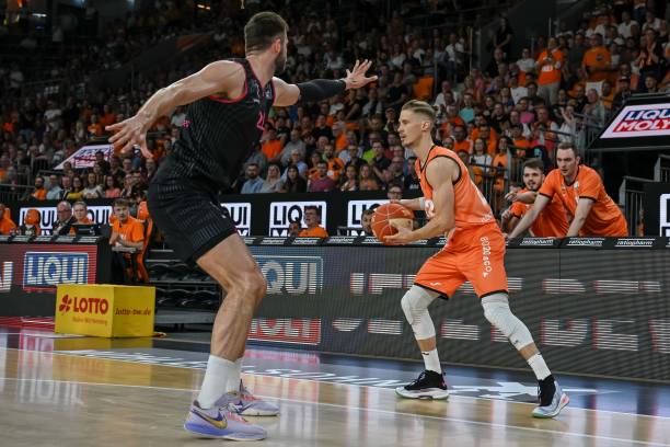 战略投资而 战略投资而