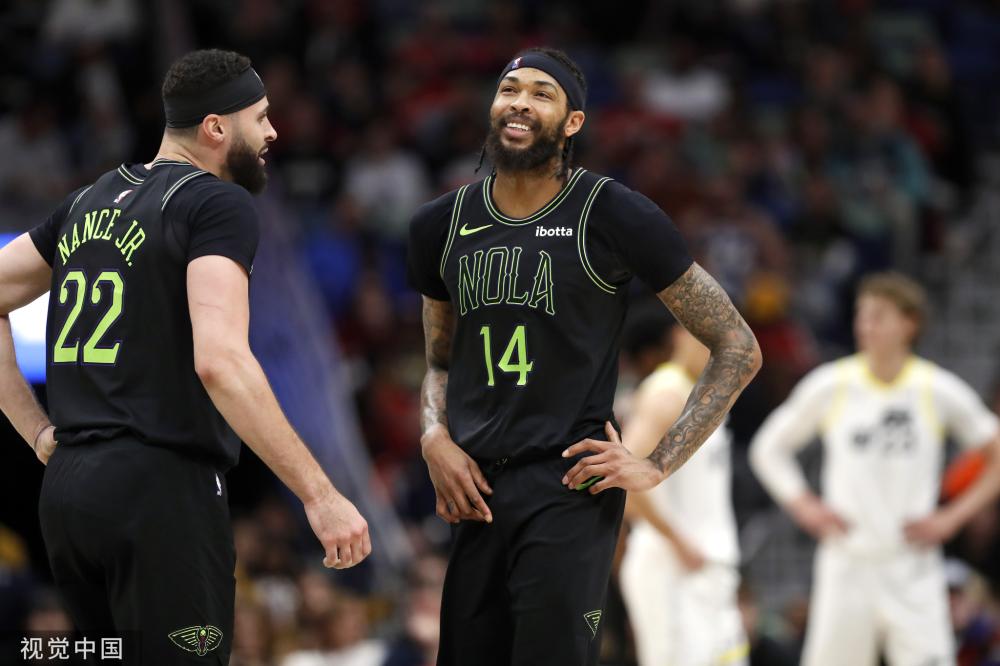 一位穿上红 一位穿上红