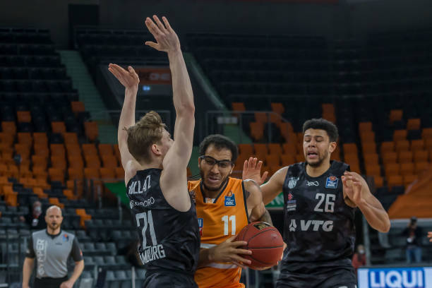 勒克莱尔被 勒克莱尔被